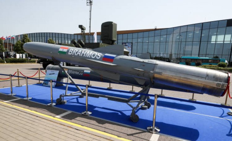 Brahmos Deal: भारत ने बढ़ाया ब्रह्मोस मिसाइल के निर्यातक के रूप में और एक कदम