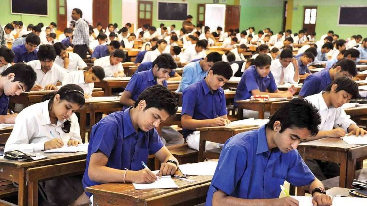 UP Board Exams: यूपी बोर्ड की 10वीं तथा 12वीं कक्षाओं की बोर्ड परीक्षाएं आज से हुई शुरू, किए गए हैं सुरक्षा के कड़े इंतजाम