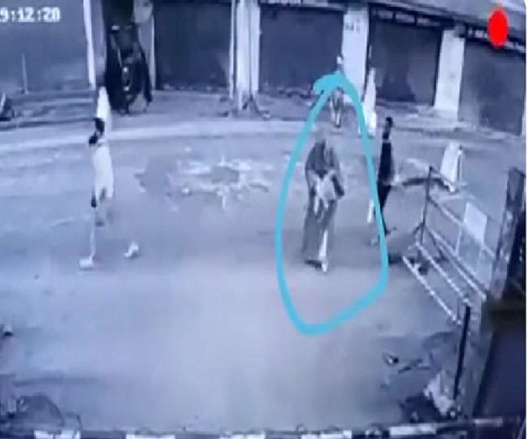 जम्मू–कश्मीर के सीआरपीएफ कैंप पर पेट्रोल बम फेंकने वाली महिला की हुई पहचान, लश्कर–ए–तैयबा से है कनेक्शन