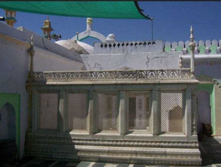 Aurangzeb's tomb: पांच दिनों तक बंद रहेगा औरंगजेब का मकबरा, जानें क्यों ASI ने उठाया यह कदम और क्या है पूरा मामला?