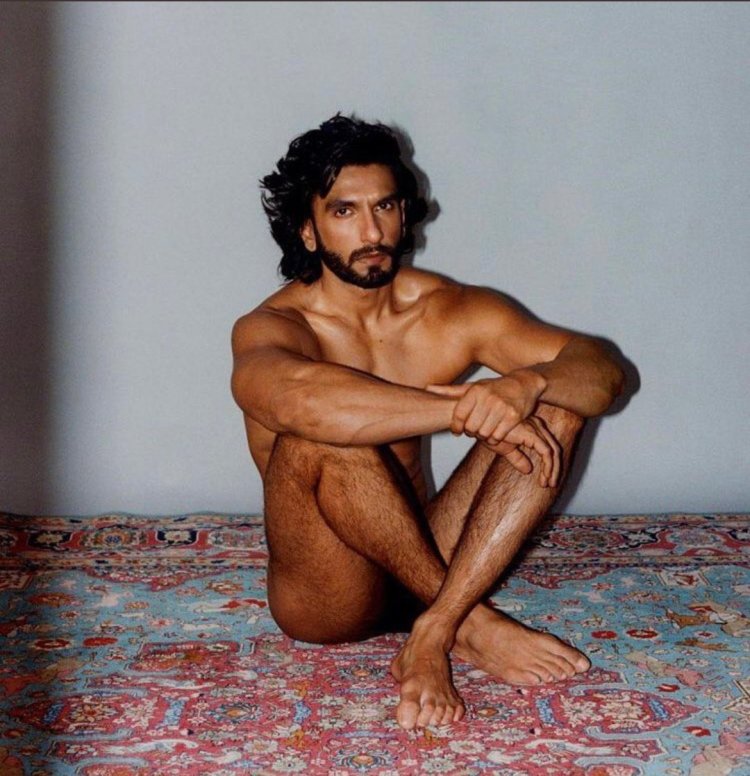 Nude Photo Shoot Ranveer Singh: न्यूड फोटोशूट के चलते विवादों में रणवीर सिंह, लोगों को रास नहीं आ रही रणवीर सिंह की  न्यूड तस्वीरें