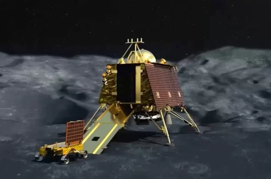 Chandrayaan 3 Landing on Moon Live: इसरो ने जारी की चाँद की पहली तस्वीर