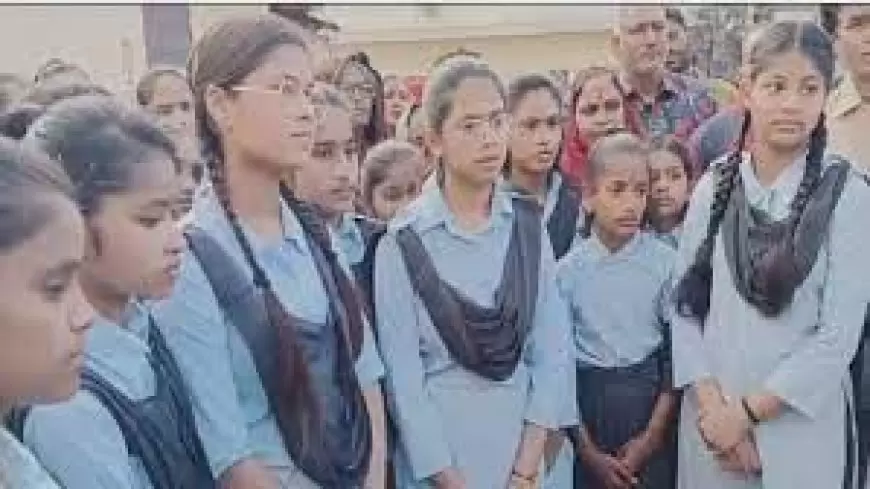 Rajasthan News: स्कूल परिसर में मस्जिद: गंगापोल के सरकारी स्कूल में स्टूडेंट्स से शुक्रवार को प्रार्थना की जगह जबरन पढ़वाई जाती है नमाज़