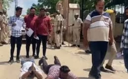 चूरू में जलभराव से परेशान युवाओं का अनोखा विरोध, पेट के बल लेटकर कलेक्टर को सौंपा ज्ञापन