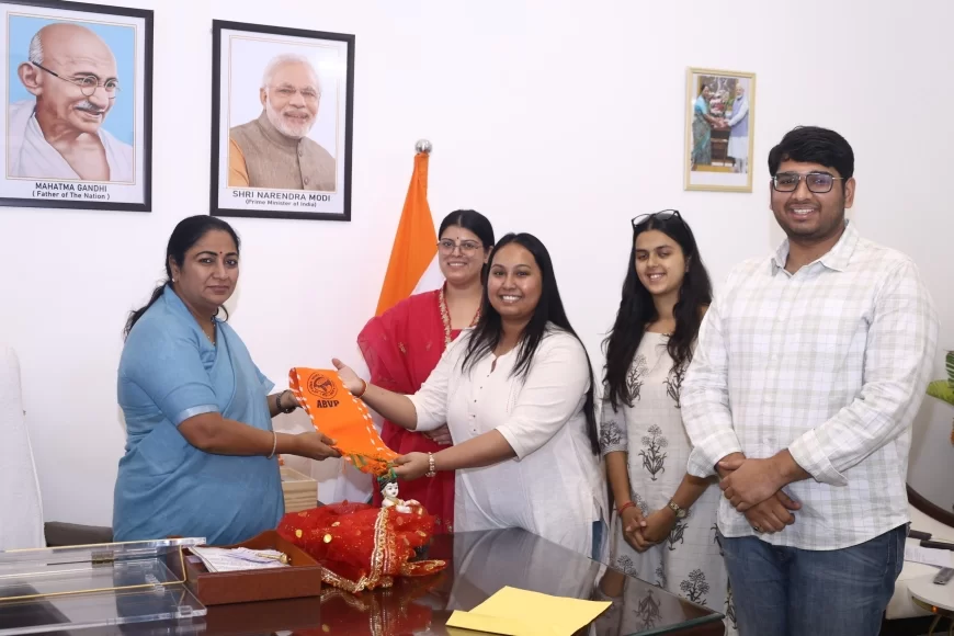 अभाविप डूसू ने मुख्यमंत्री रेखा गुप्ता से की मुलाकात, यू-स्पेशल बस योजना की मांग सहित मेट्रो रियायती पास के लिए दिया ज्ञापन