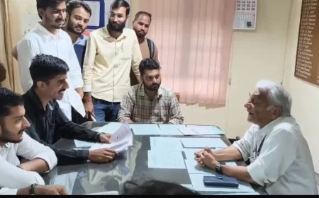 राजस्थान विश्वविद्यालय फिजिक्स विभाग में गाइड बदलने और NOC पर विवाद, शोधार्थियों का HOD दफ़्तर घेराव