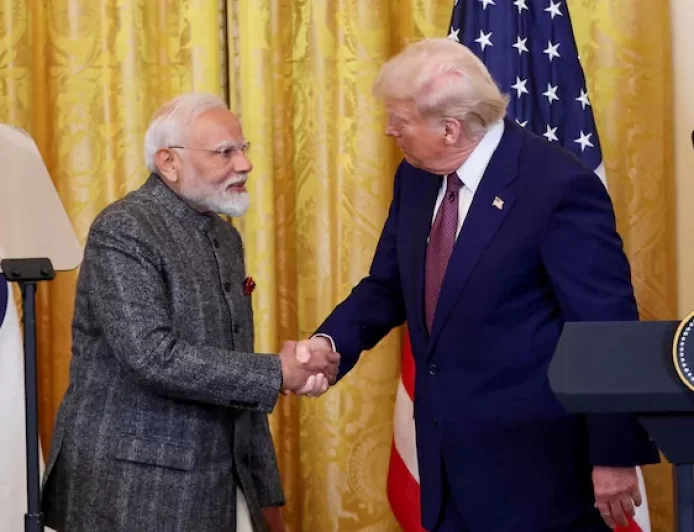 India-US Trade Deal: भारत की कूटनीतिक जीत, अमेरिका ने टेक्सटाइल-ज्वैलरी पर घटाया टैक्स, किसानों पर आंच नहीं