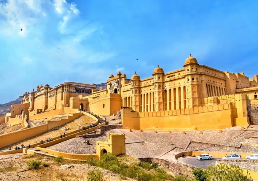 Rajasthan News: जयपुर के आमेर महल घूमने वालों के लिए जरूरी खबर, गर्मी के चलते किला खुलने और हाथी सवारी का समय बदला