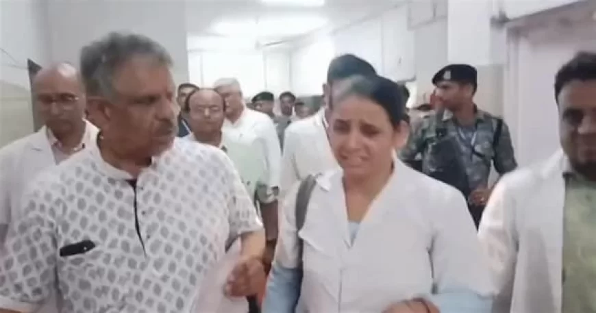 Rajasthan News: चिकित्सा मंत्री गजेंद्र सिंह खींवसर के पैर पकड़ रोने लगी महिला नर्सिंगकर्मी, बोली- 'सर मेरा ट्रांसफर कर दीजिए'
