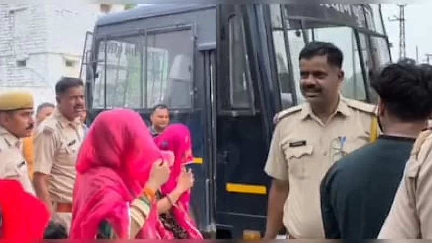 Rajasthan News: पुलिस की अचानक रेड से मचा हड़कंप, 7 युवतियों और 14 युवकों को किया गिरफ्तार