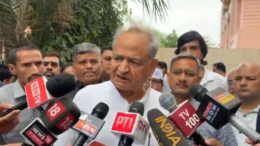 Rajasthan News:"लोकतंत्र खत्म कर 50 साल राज करना चाहती है BJP": अशोक गहलोत का तीखा हमला, दिया 'NDA हटाओ, लोकतंत्र बचाओ' का नारा