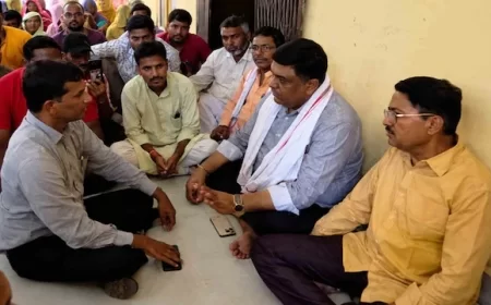 राजस्थान: अपनी ही सरकार के अधिकारियों के खिलाफ धरने पर बैठे वन मंत्री संजय शर्मा