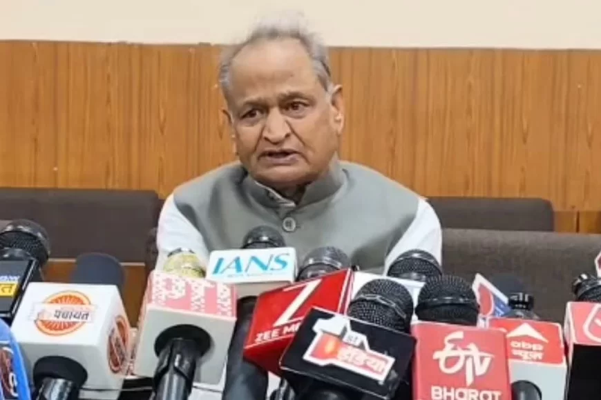 Rajasthan News: जोधपुर पहुंचे पूर्व सीएम अशोक गहलोत, रेलवे स्टेशन पर उमड़ा कार्यकर्ताओं का हुजूम; निकाय चुनावों से पहले भजनलाल सरकार पर साधा तीखा निशाना