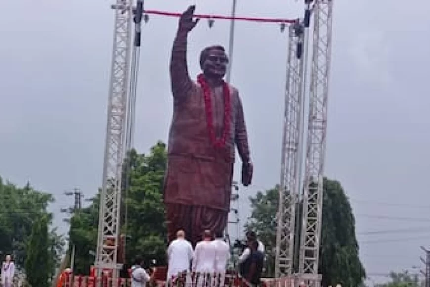 Rajasthan News: पूर्व PM अटल बिहारी वाजपेयी की भव्य प्रतिमा का किया अनावरण, CM भजनलाल शर्मा भी रहे मौजूद