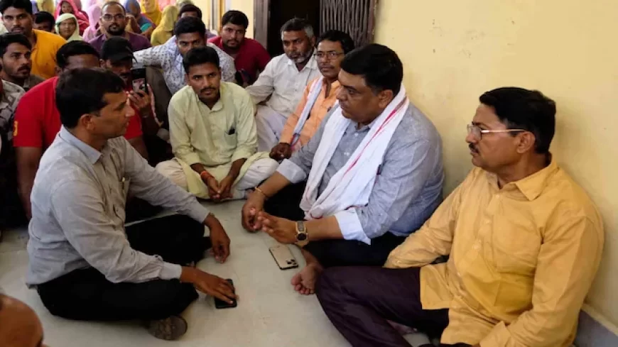 राजस्थान: अपनी ही सरकार के अधिकारियों के खिलाफ धरने पर बैठे वन मंत्री संजय शर्मा
