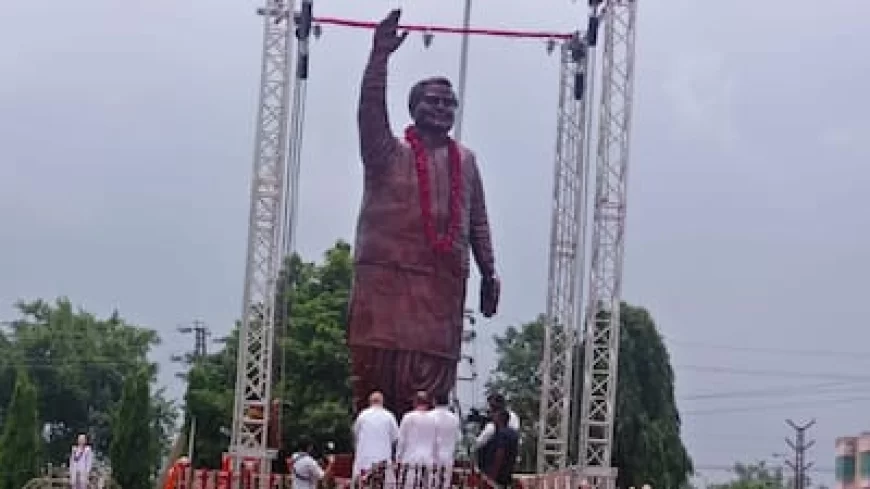 Rajasthan News: पूर्व PM अटल बिहारी वाजपेयी की भव्य प्रतिमा का किया अनावरण, CM भजनलाल शर्मा भी रहे मौजूद
