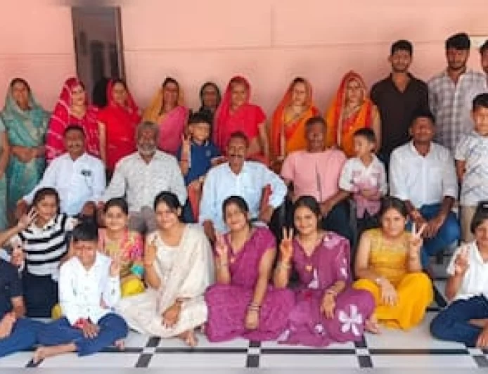 भरतपुर में संयुक्त परिवार की मिसाल: 55 सदस्यों का एक चूल्हे पर बनता है खाना